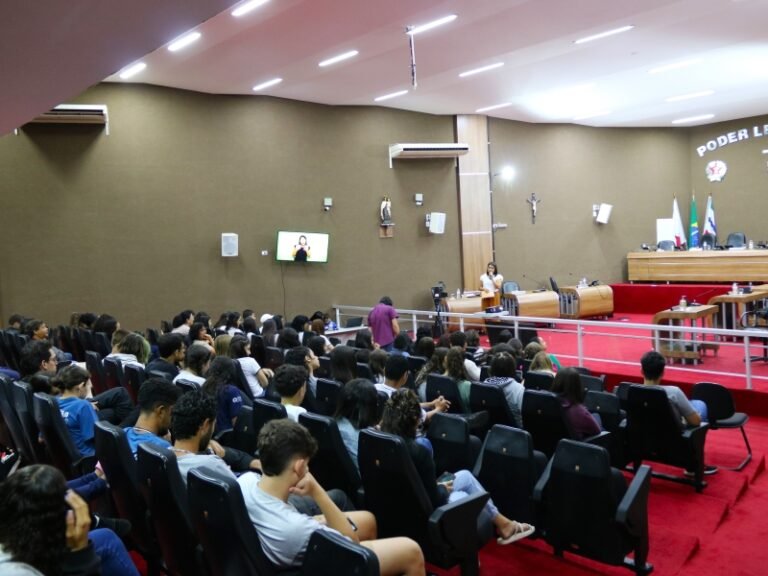 Câmara realiza cerimônia de abertura do Parlamento Jovem 2024