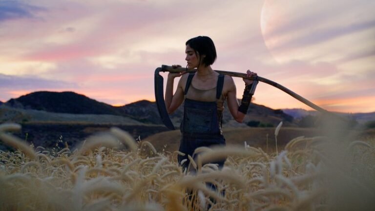 Zack Snyder revela plano de “quatro a seis filmes” de Rebel Moon Zack Snyder revela plano de "quatro a seis filmes" de Rebel Moon