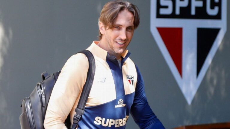 Zubeldía responde se vai pedir reforços à diretoria do São Paulo Zubeldía responde se vai pedir reforços à diretoria do São Paulo