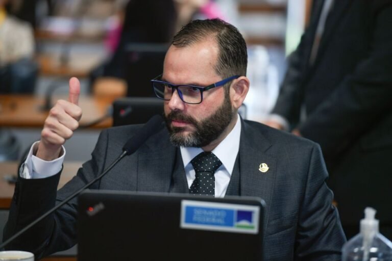 Com pedido por novas provas, julgamento de Seif no TSE ainda não tem data para ser retomado | CNN Brasil