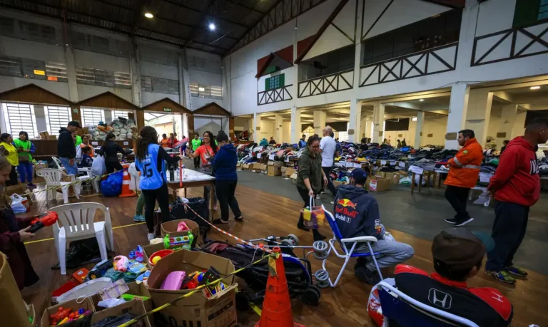 À espera do frio, Canoas e Guaíba têm corrida por colchões e cobertores