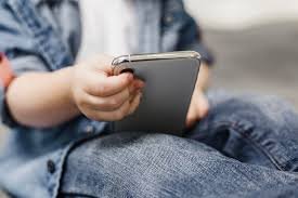 Jovem de 19 anos é preso em Arcos por envolvimento com material de exploração infantil na internet