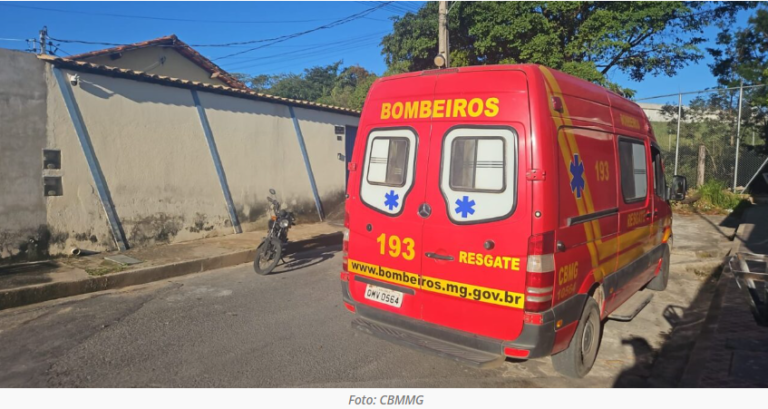 Gestante é socorrida pelos bombeiros após queda de motocicleta em Formiga