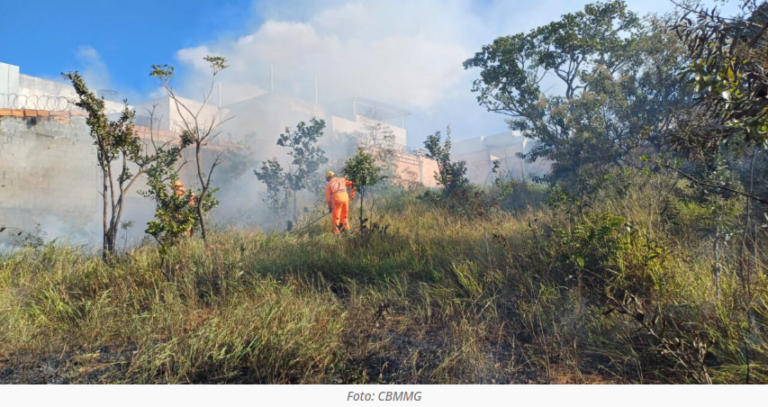 Incêndio foi registrado na tarde dessa quinta-feira (26), em Formiga