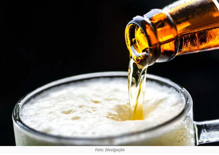 Ambev e Heineken reajustam preços e cerveja fica mais cara no Brasil