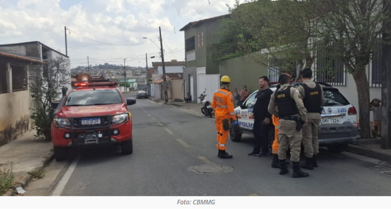 Corpo em avançado estado de decomposição é retirado de casa por Bombeiros em Campo Belo